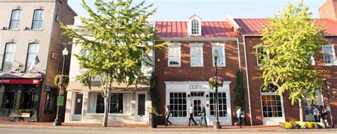 Find hotels near Georgetown University, Washington from $125.